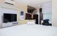 ห้องนอน 6 Highest Value Studio Room at Bintaro Icon Apartment