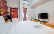 Kamar Tidur 3 Elegant Studio Room The Springlake Summarecon Apartment