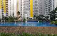 Swimming Pool 7 Stylish Studio The Springlake Summarecon Bekasi Apartment