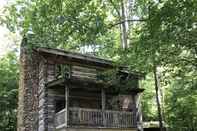 Exterior Smokey Mtn. Romantic Handcrafted Cabins
