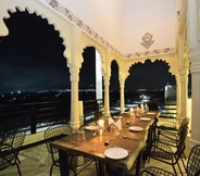 Restoran 6 Hotel Yorkshire Inn Udaipur