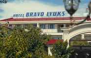 Bangunan 4 Bravo Lyuks Hotel