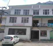 Exterior 2 Hotel Himgiri