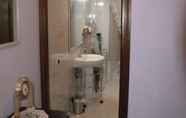 In-room Bathroom 7 Bed & Breakfast Degli Ulivi