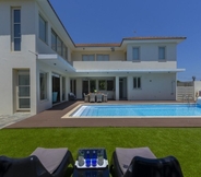 สระว่ายน้ำ 5 Larnaca Villa Marisol