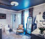 Toilet Kamar 3 Domaine Dorchamps B&B