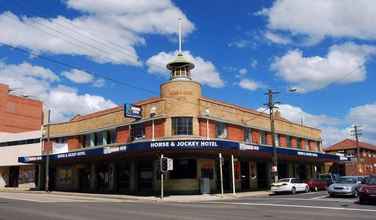 Luar Bangunan 4 Horse and Jockey Hotel Homebush