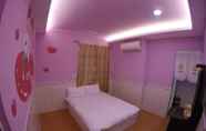 Kamar Tidur 7 Painted Holiday