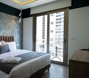 Kamar Tidur 3 ZUR Studios & Suites