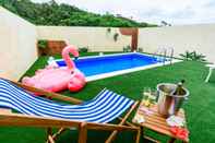 Kolam Renang Grandioso Okinawa Pool Villa ONNA6