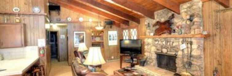 Lobby Scenic Wonders Papa Bear Cabin 3 bedroom