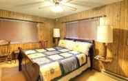 Bedroom 5 Scenic Wonders Papa Bear Cabin 3 bedroom
