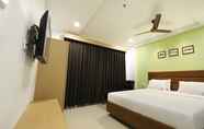 Kamar Tidur 7 Hotel Sri Ram Grand