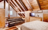 Bedroom 4 Scenic Wonders Yosemite Creekside Loft