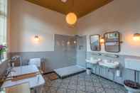 In-room Bathroom Albero