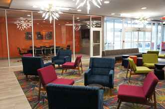 Lobby 4 La Quinta Inn & Suites by Wyndham Braselton