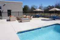 Swimming Pool La Quinta Inn & Suites by Wyndham Braselton