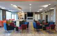 Lobby 7 La Quinta Inn & Suites by Wyndham Braselton