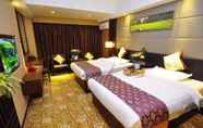 Kamar Tidur 4 Metropolis Golf Hot Spring Hotel