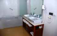 ห้องน้ำภายในห้อง 7 Hotel Villa de Cacabelos