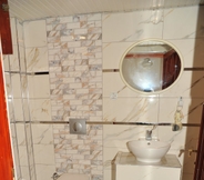 Toilet Kamar 5 Panorama Apartments