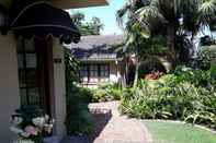 Luar Bangunan Joan's Bed & Breakfast