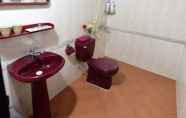 Toilet Kamar 6 Royal House