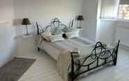 Kamar Tidur 6 Rooms in Guildford Surrey