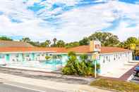 Exterior Sun Island Motel