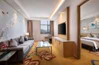 Common Space Ramada Plaza by Wyndham Enshi