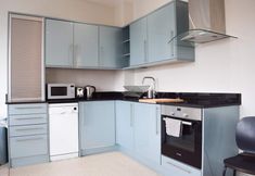 Others 5 Stylish Light-filled 1 Bedroom Flat In Hammersmith