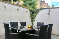 Ruang untuk Umum Pleasant, Intimate Flat With Backyard in Battersea