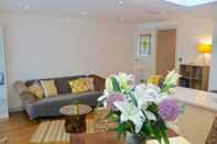 ล็อบบี้ Pleasant, Intimate Flat With Backyard in Battersea