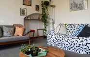 Ruang Umum 2 Bright, Spacious, Leafy 1BD Dalston Loft Sleeps 4