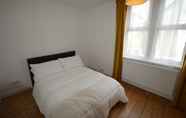 ห้องนอน 7 2 Bedroom Home in Gloucester Road