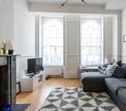 Ruang Umum 3 Stunning 1 bed Regency Flat on Brighton Seafront