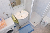 In-room Bathroom Apartment Andrija