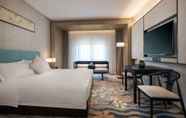 Kamar Tidur 3 Ramada by Wyndham Zhenjiang City Center