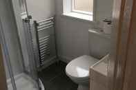 Toilet Kamar Townhouse @ Allen St - Stoke
