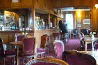 Bar, Cafe and Lounge Tyrrells Ford Country Inn & Hotel