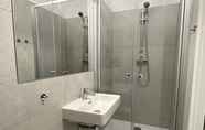 Toilet Kamar 6 Atlas Hotel Garni