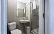 Toilet Kamar 7 Atlas Hotel Garni