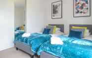 Bilik Tidur 5 Tudors eSuites Park Central Townhouse Garden and Parking