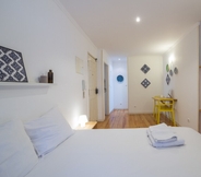 Bedroom 2 Nomad's Alfama Flats - Typical Street