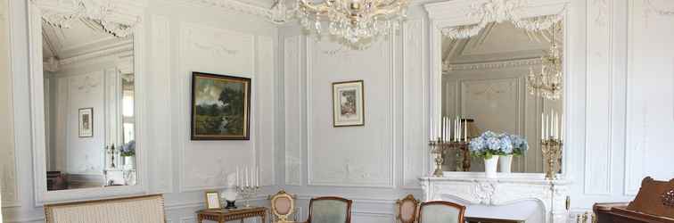 Lobby Chateau de la Chasse Beauvais