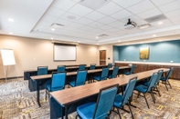 Sảnh chức năng Hampton Inn Batesville