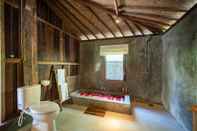 In-room Bathroom Moringa Ubud Villa