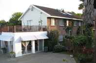 Exterior Arbour Lodge Guest House