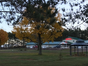 Exterior 4 Country Villa Motel and Country Camping