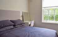 Kamar Tidur 3 Immaculate 2 Bedroom Apartment near Camden